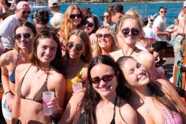 Utopía: Fiesta en barco